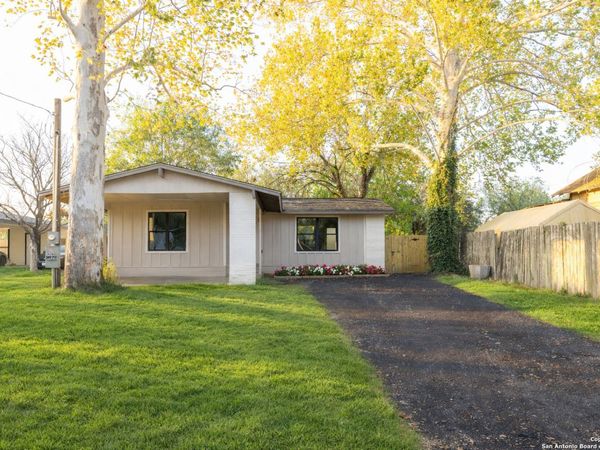 8170 6th, Somerset, TX 78069