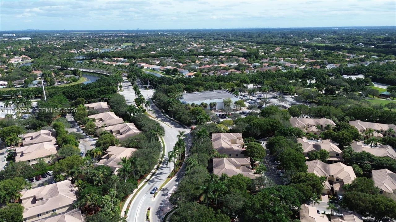 3887 Tree Top Dr, Unit 3887, Weston, FL 33332 Photo