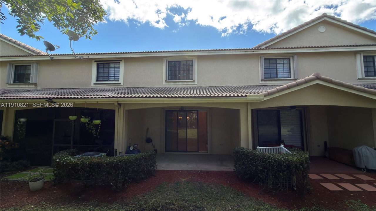 3887 Tree Top Dr, Unit 3887, Weston, FL 33332 Photo