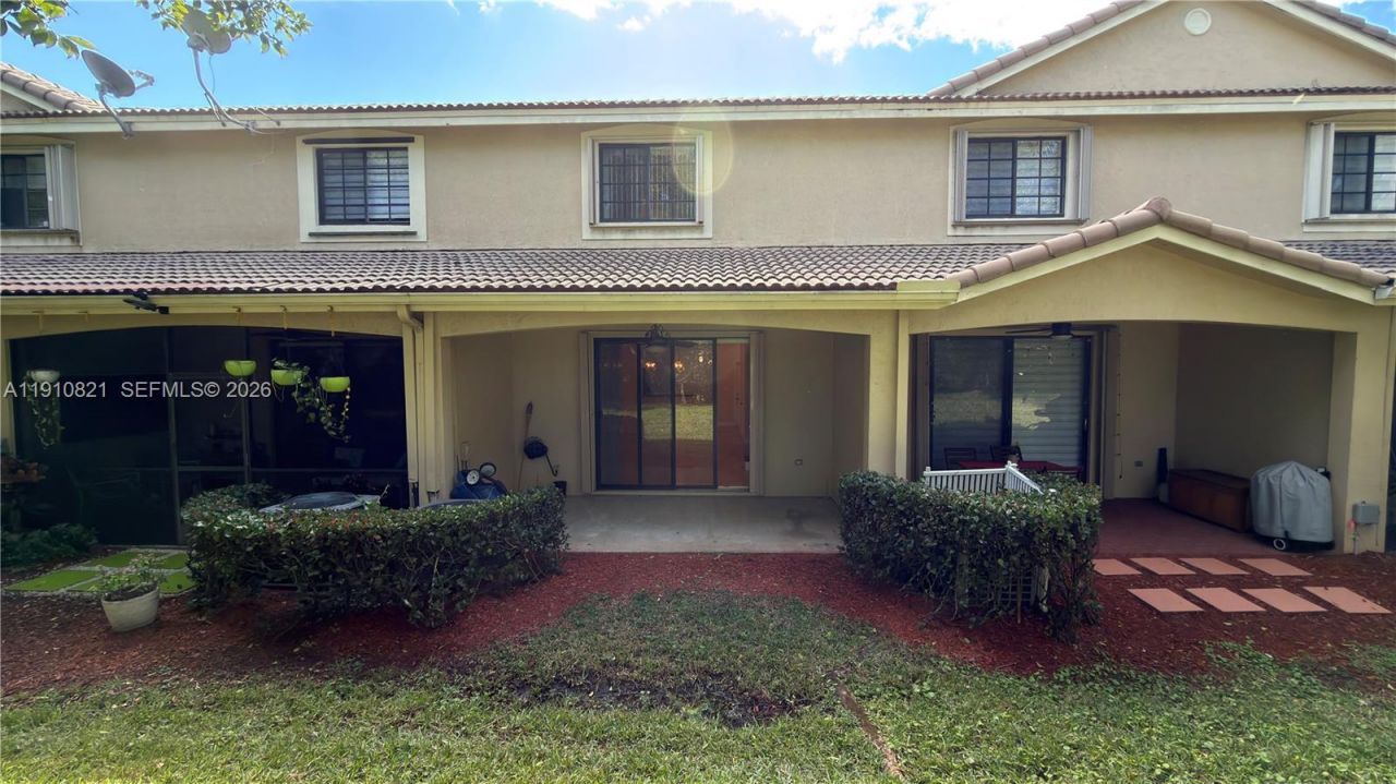 3887 Tree Top Dr, Unit 3887, Weston, FL 33332 Photo