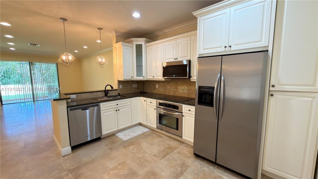 3887 Tree Top Dr, Unit 3887, Weston, FL 33332 Photo