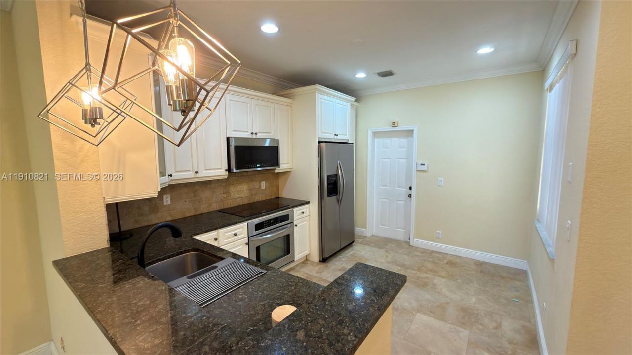 3887 Tree Top Dr, Unit 3887, Weston, FL 33332 Photo