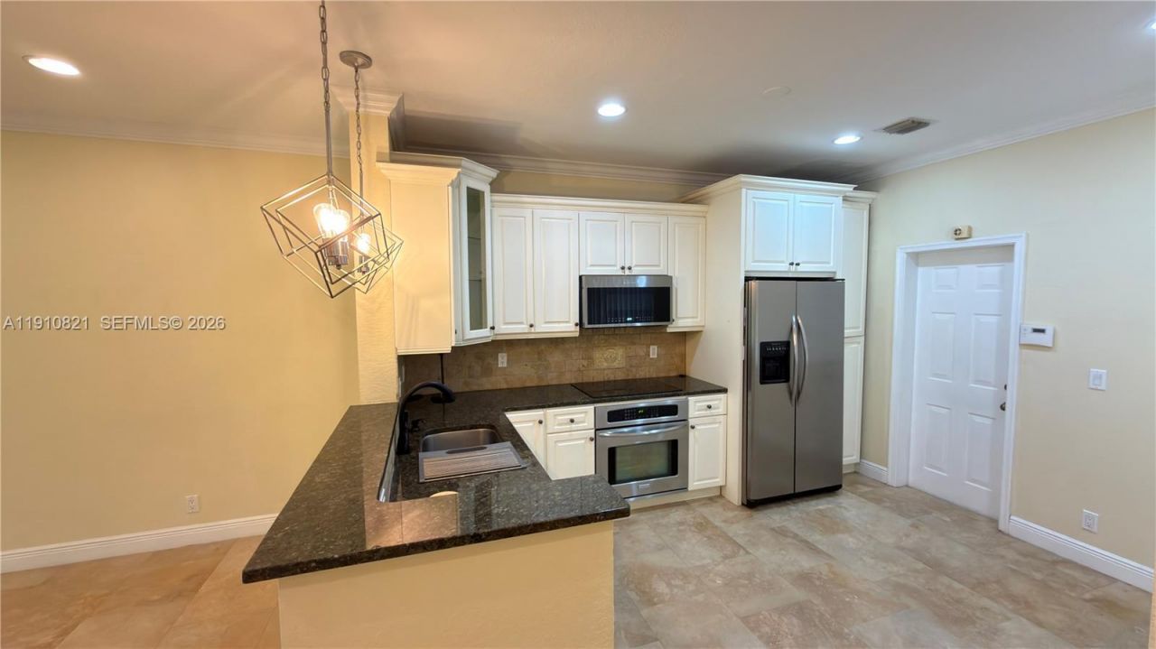 3887 Tree Top Dr, Unit 3887, Weston, FL 33332 Photo