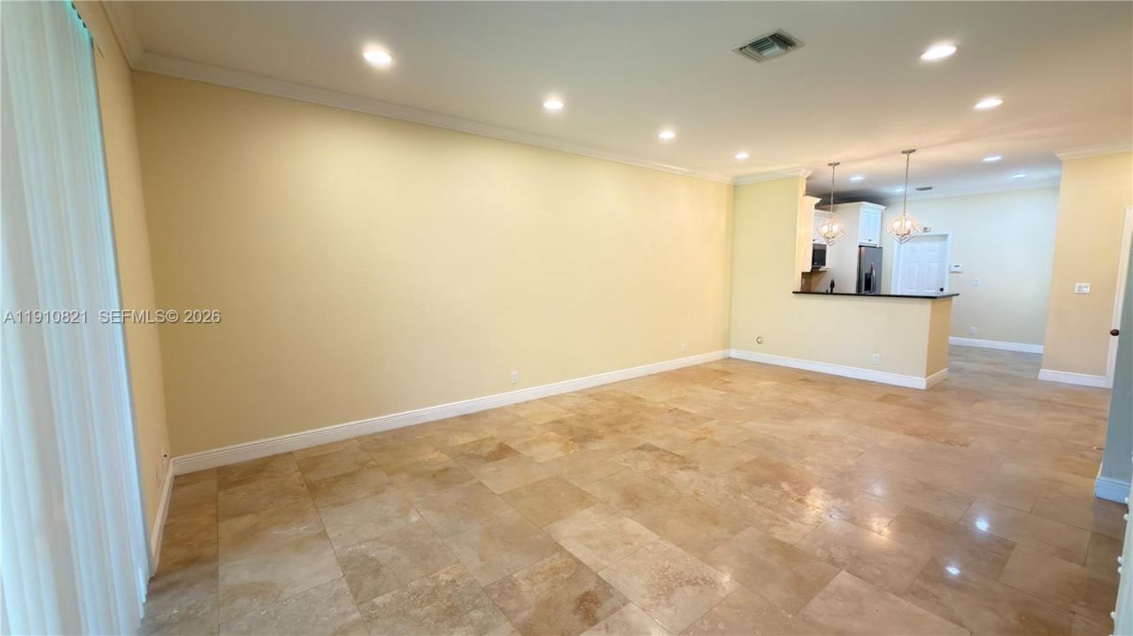 3887 Tree Top Dr, Unit 3887, Weston, FL 33332 Photo