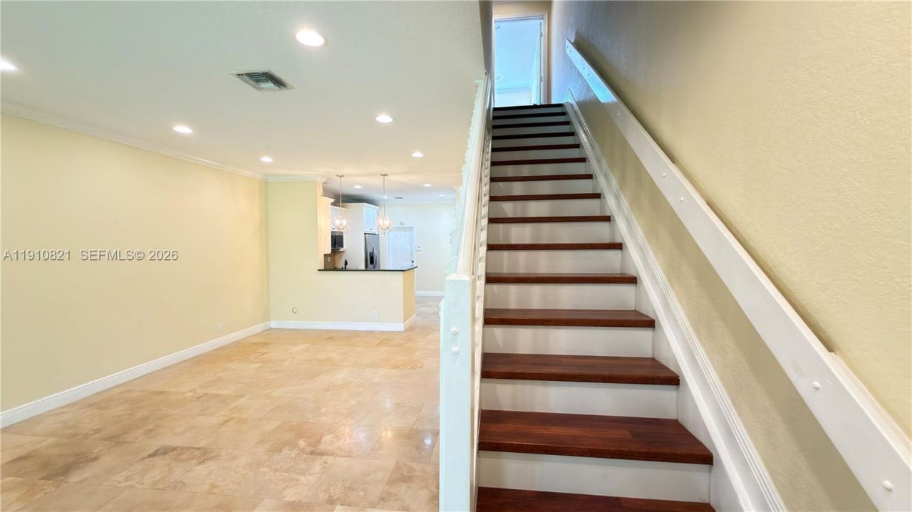 3887 Tree Top Dr, Unit 3887, Weston, FL 33332 Photo