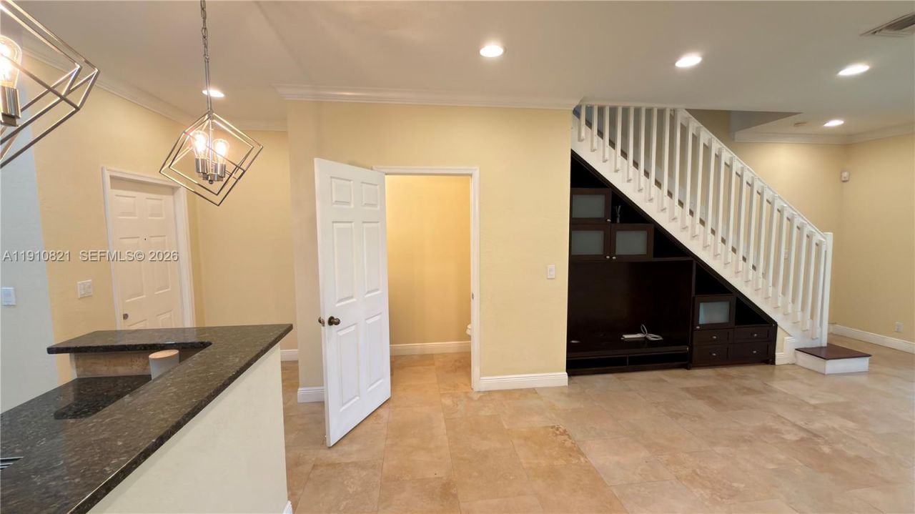 3887 Tree Top Dr, Unit 3887, Weston, FL 33332 Photo