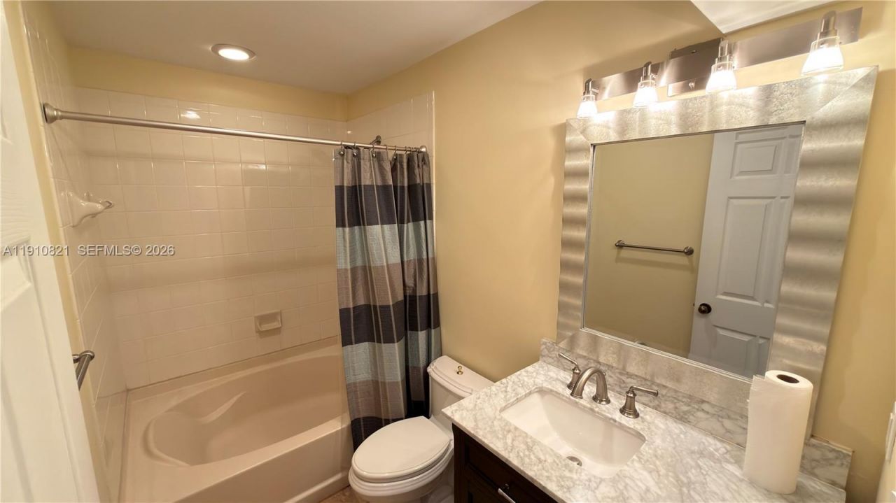 3887 Tree Top Dr, Unit 3887, Weston, FL 33332 Photo