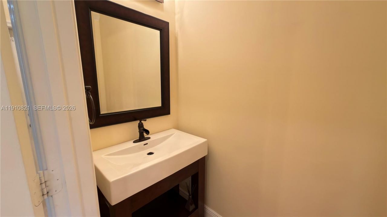 3887 Tree Top Dr, Unit 3887, Weston, FL 33332 Photo