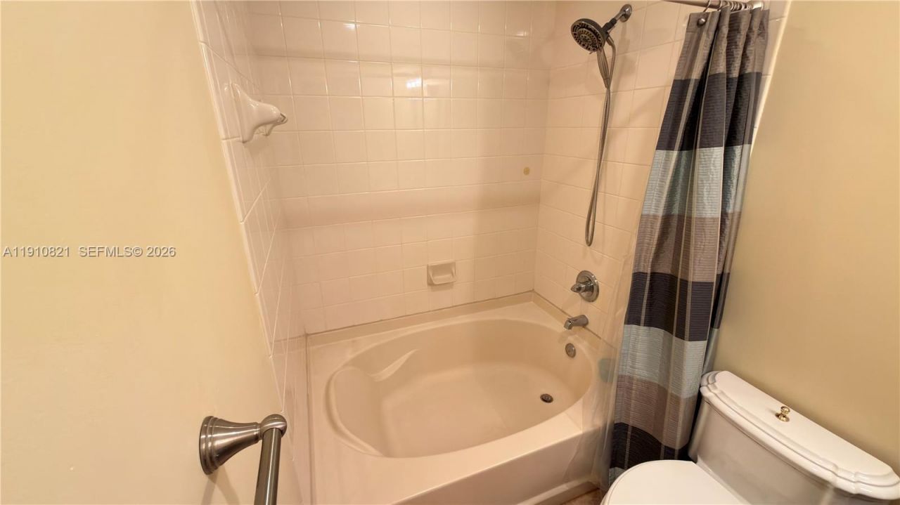 3887 Tree Top Dr, Unit 3887, Weston, FL 33332 Photo