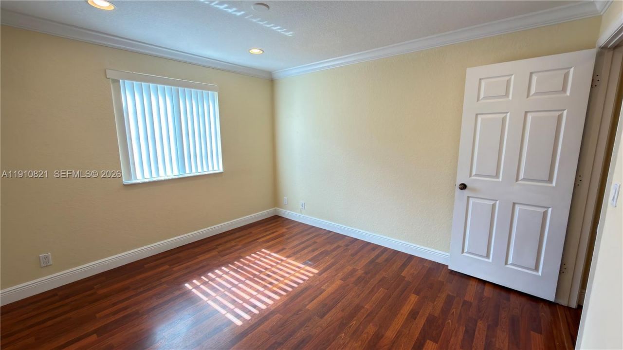 3887 Tree Top Dr, Unit 3887, Weston, FL 33332 Photo