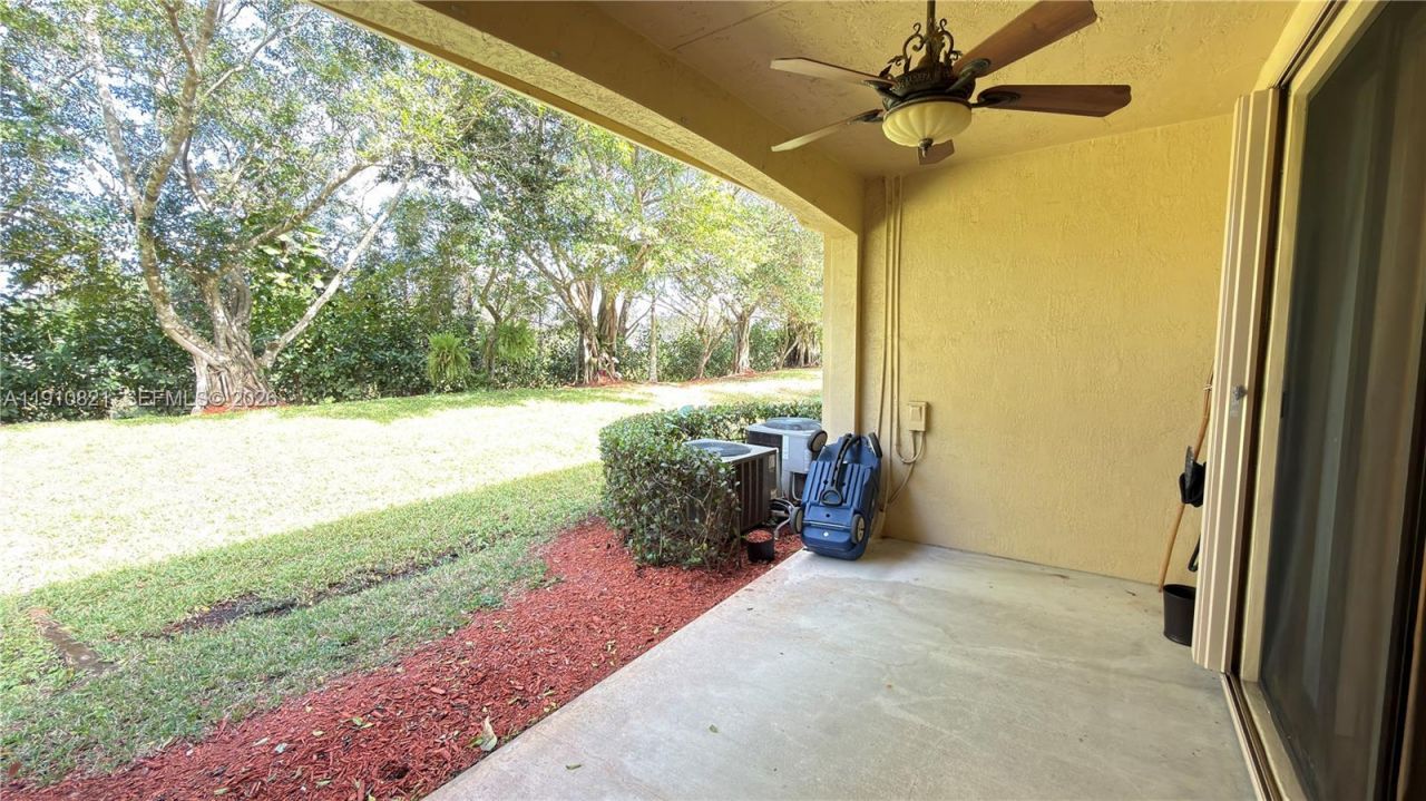 3887 Tree Top Dr, Unit 3887, Weston, FL 33332 Photo