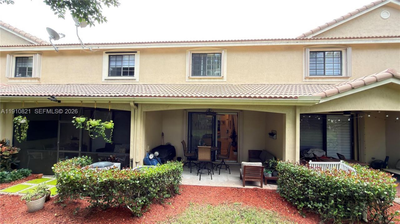 3887 Tree Top Dr, Unit 3887, Weston, FL 33332 Photo