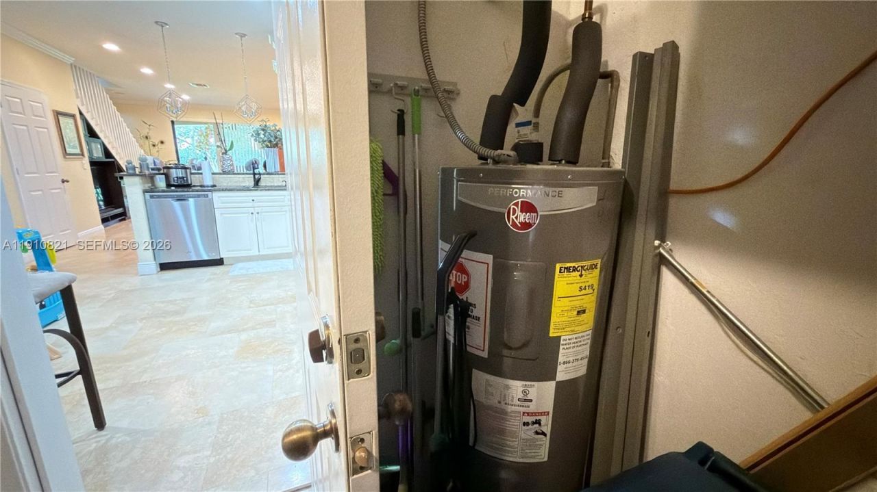 3887 Tree Top Dr, Unit 3887, Weston, FL 33332 Photo