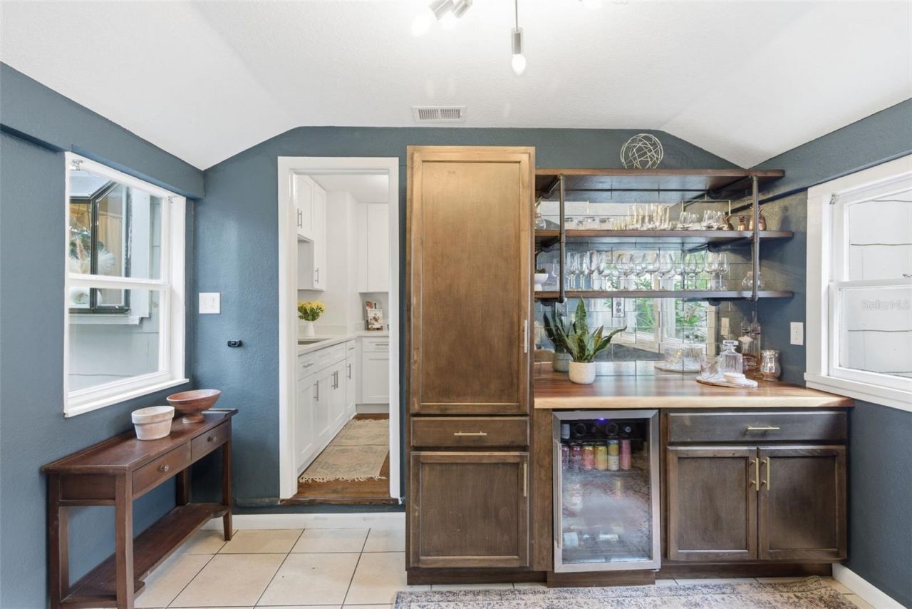 3645 Dartmouth Avenue N, Saint Petersburg, FL 33713 Photo