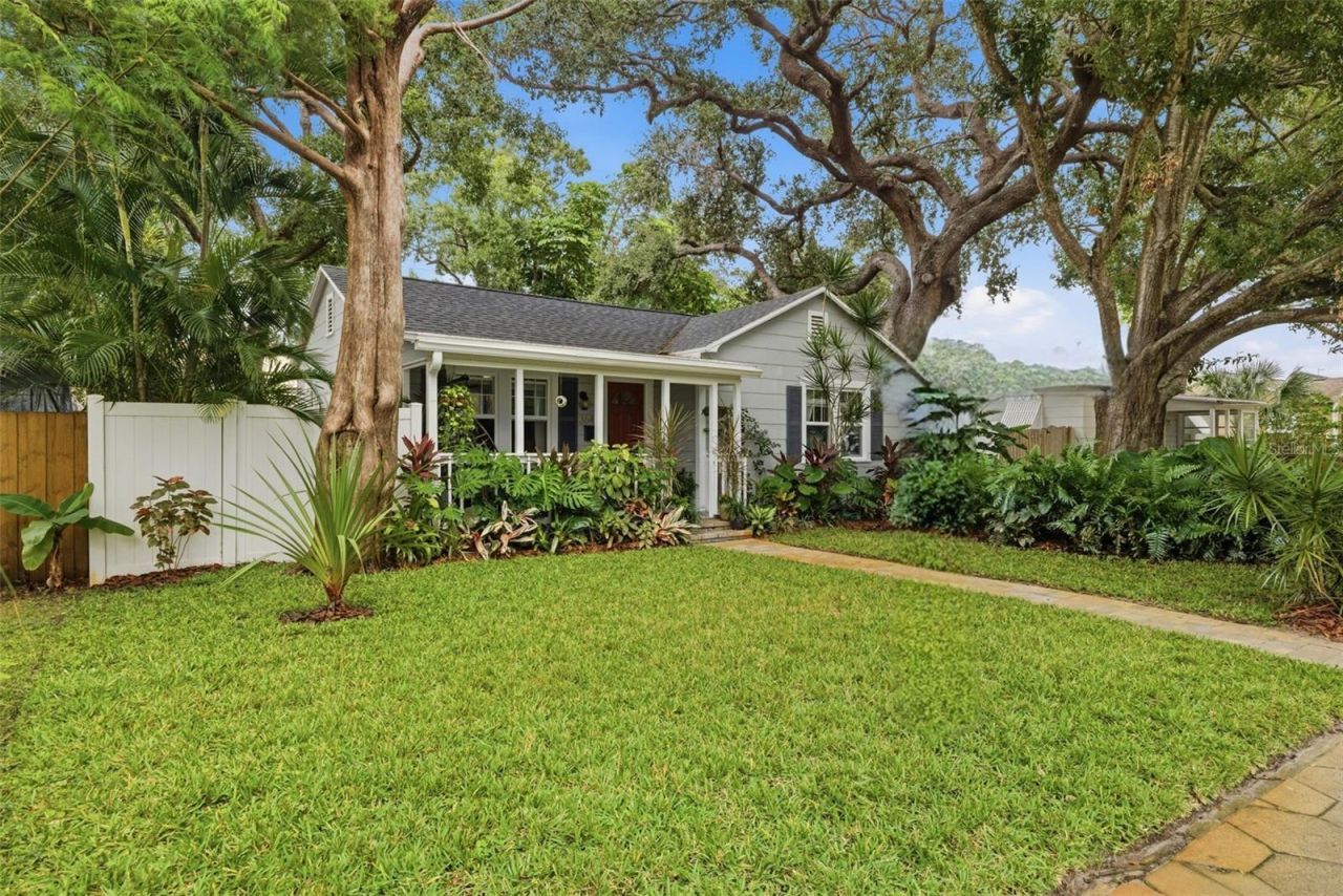 3645 Dartmouth Avenue N, Saint Petersburg, FL 33713 Photo