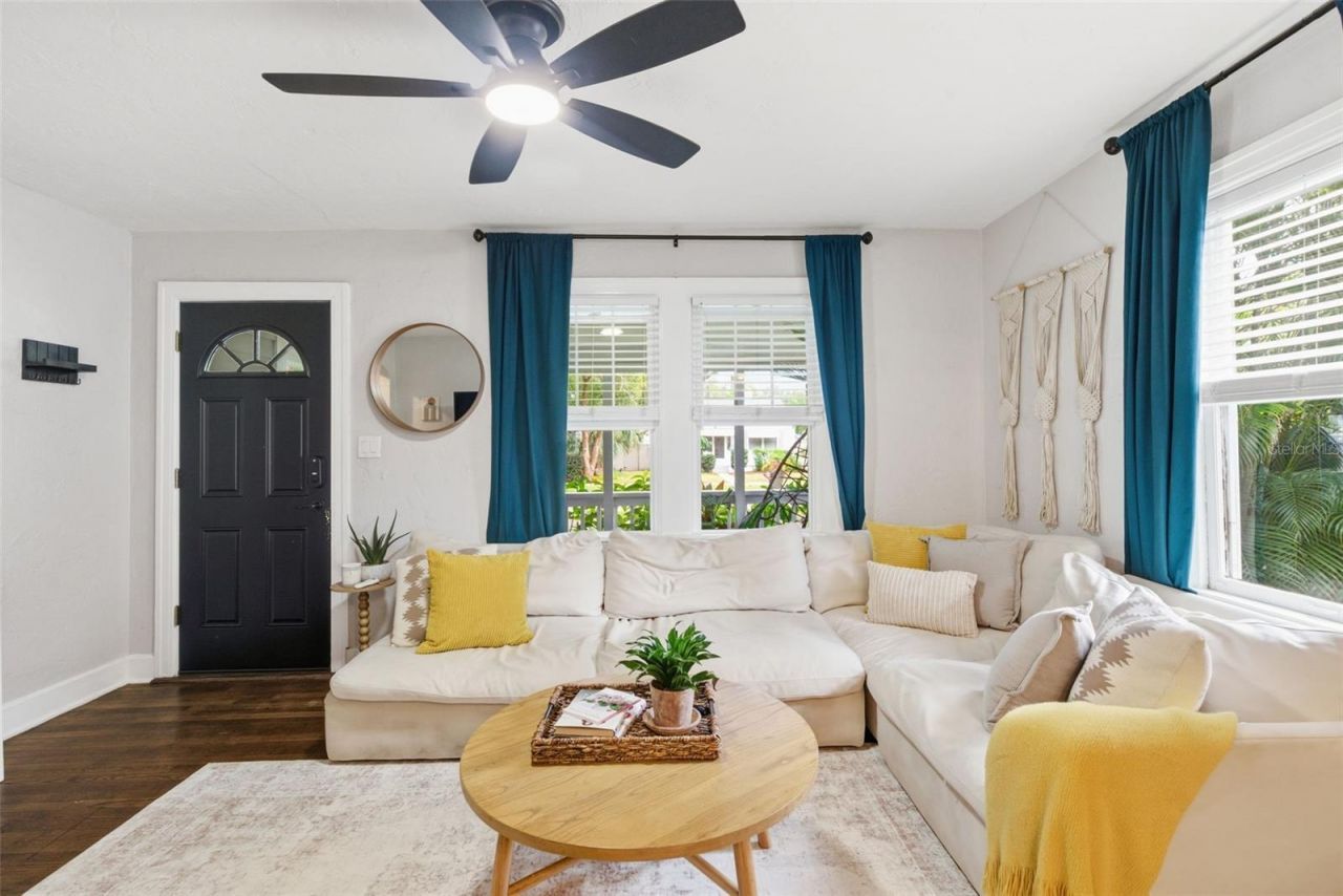 3645 Dartmouth Avenue N, Saint Petersburg, FL 33713 Photo