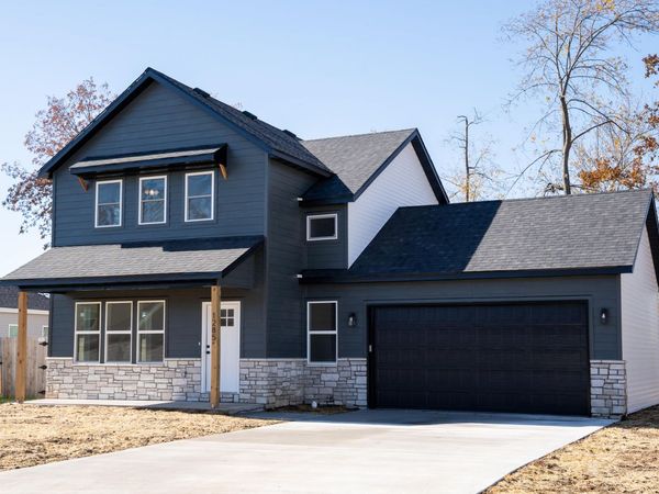 1285 N London Place, Republic, MO 65738