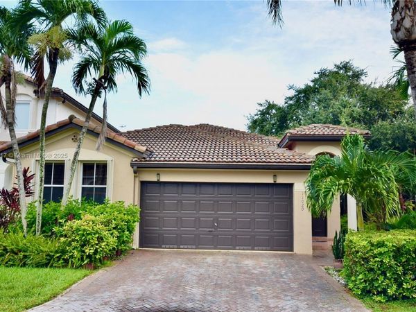 11020 NW 48th Ter, Doral, FL 33178
