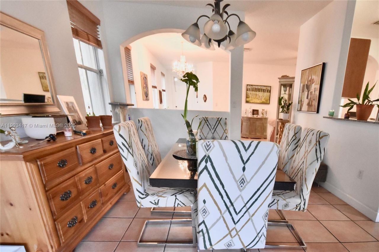 11020 NW 48th Ter, Doral, FL 33178 Photo