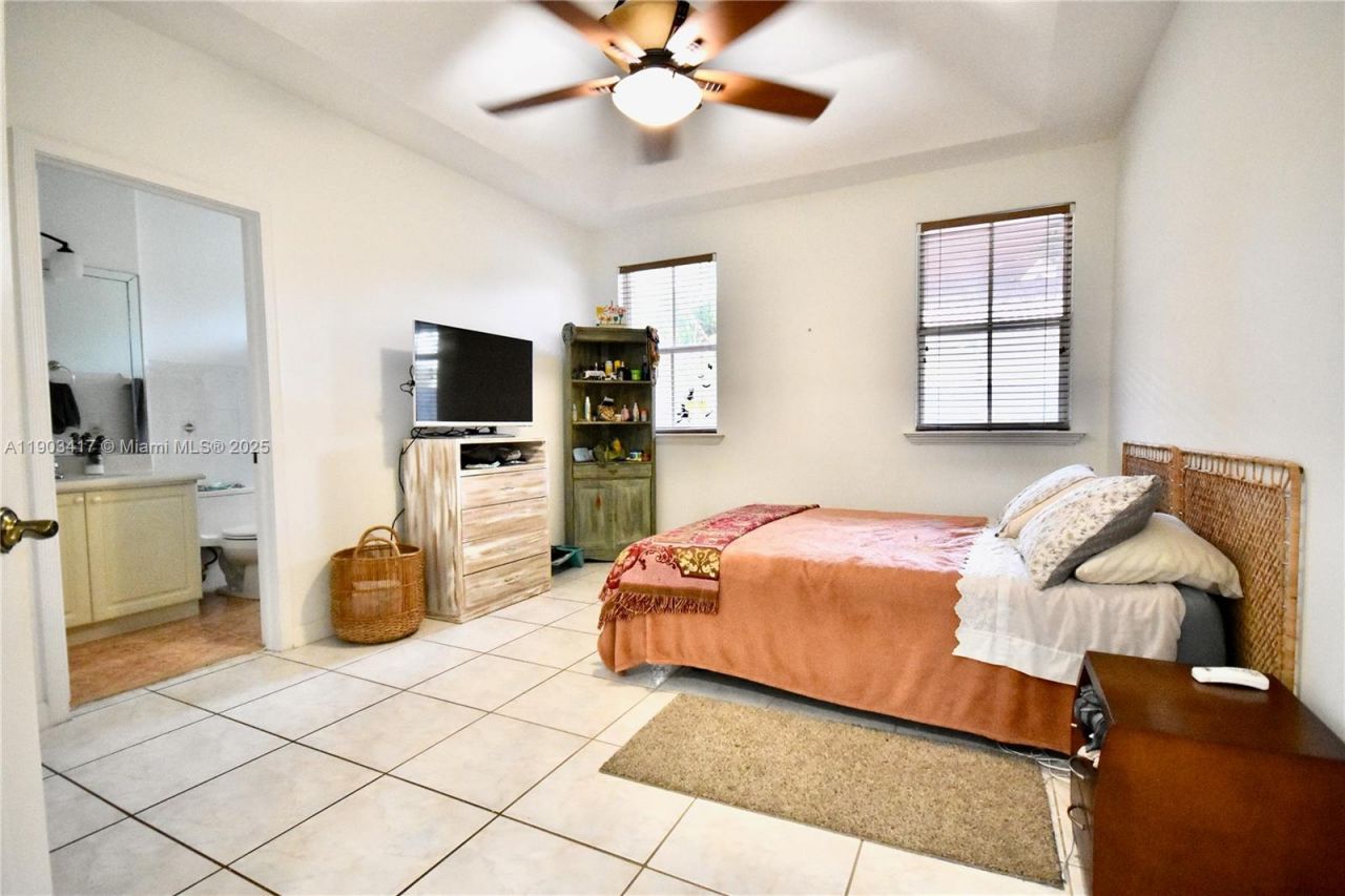 11020 NW 48th Ter, Doral, FL 33178 Photo