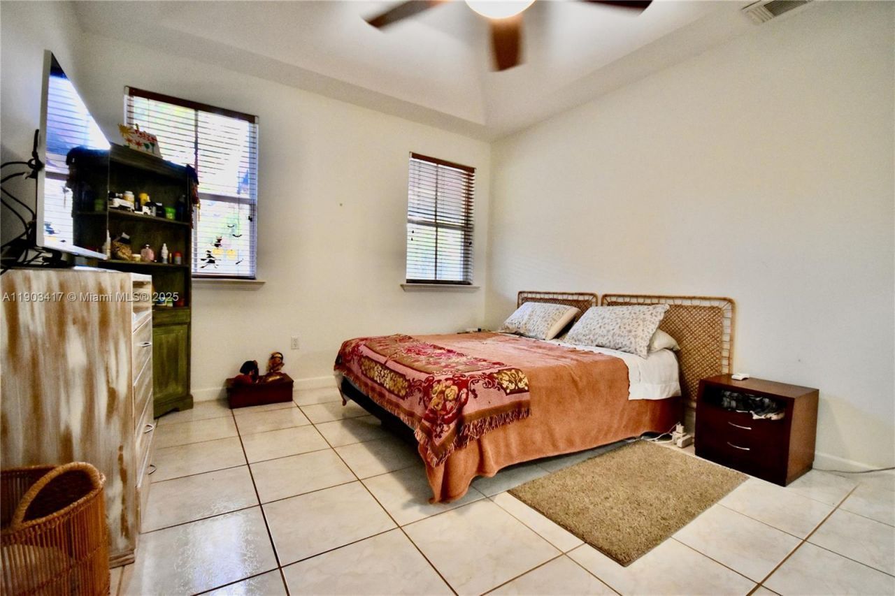 11020 NW 48th Ter, Doral, FL 33178 Photo