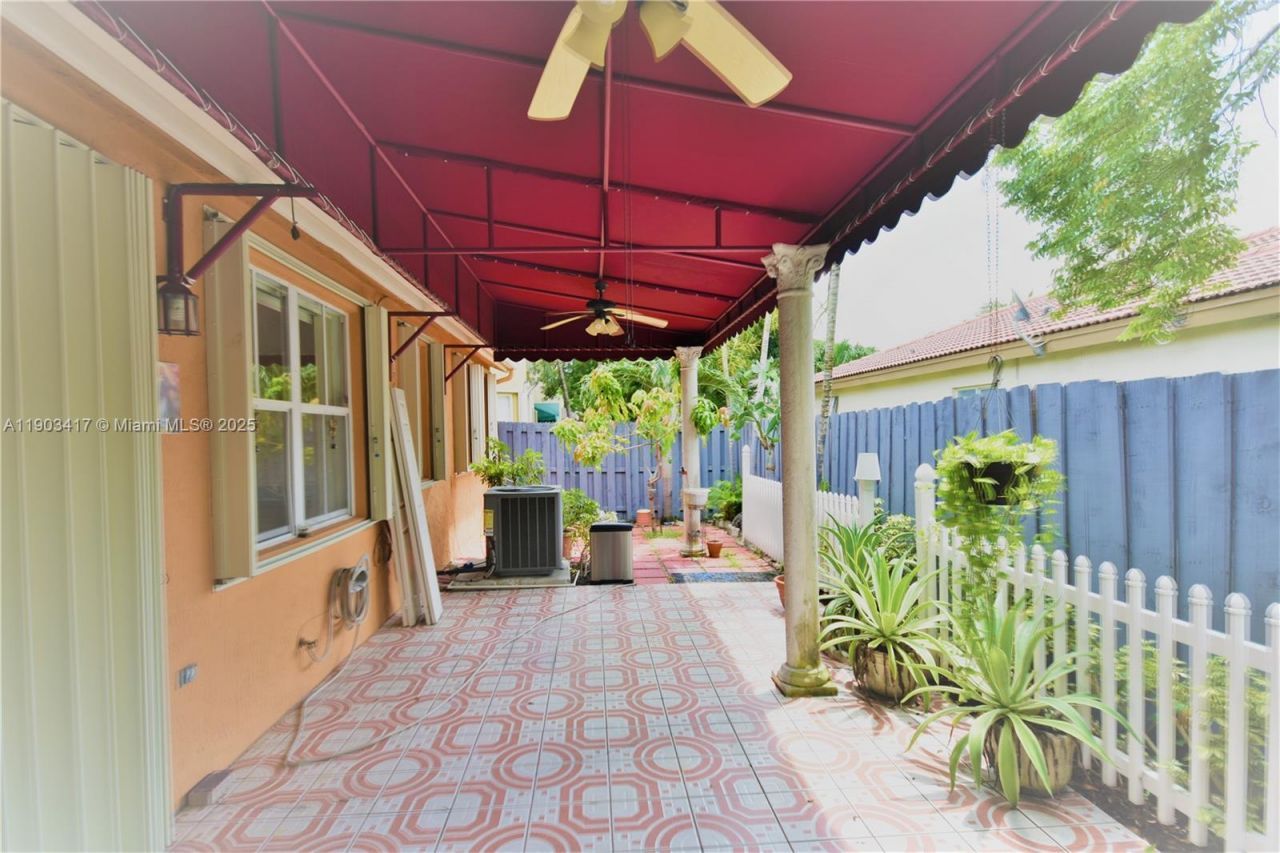 11020 NW 48th Ter, Doral, FL 33178 Photo