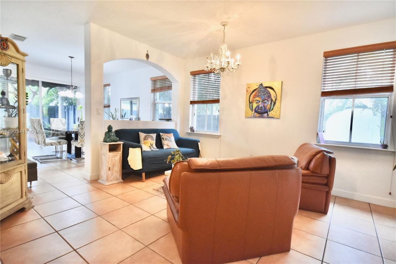 11020 NW 48th Ter, Doral, FL 33178 Photo