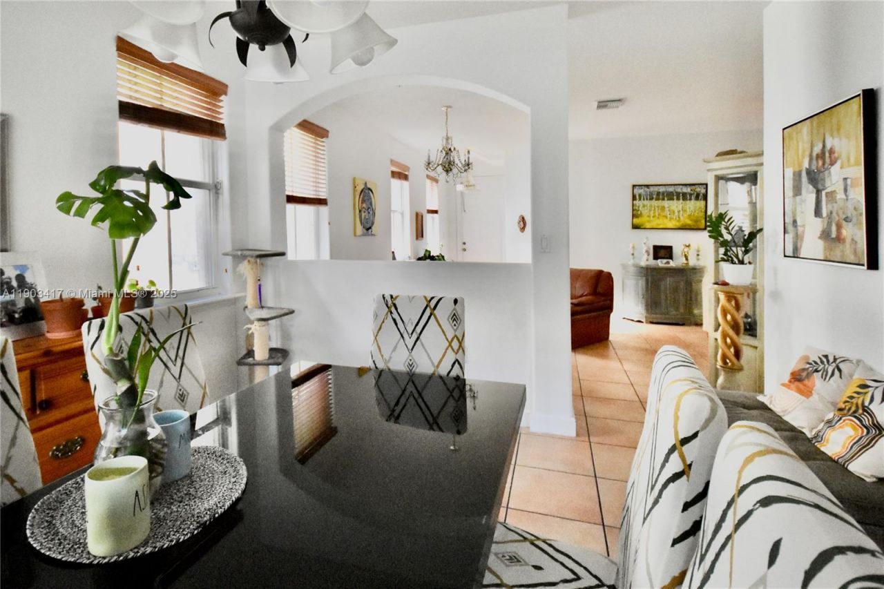 11020 NW 48th Ter, Doral, FL 33178 Photo