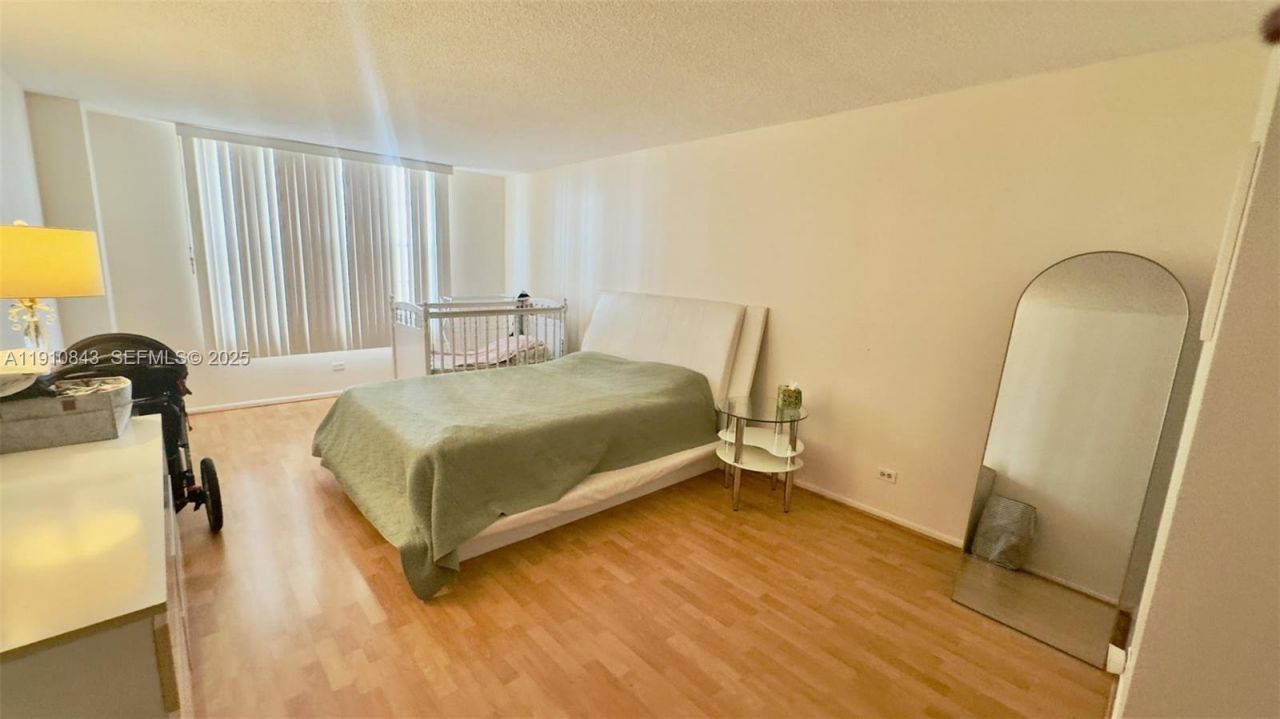 230 174th St, Unit 612, Sunny Isles Beach, FL 33160 Photo