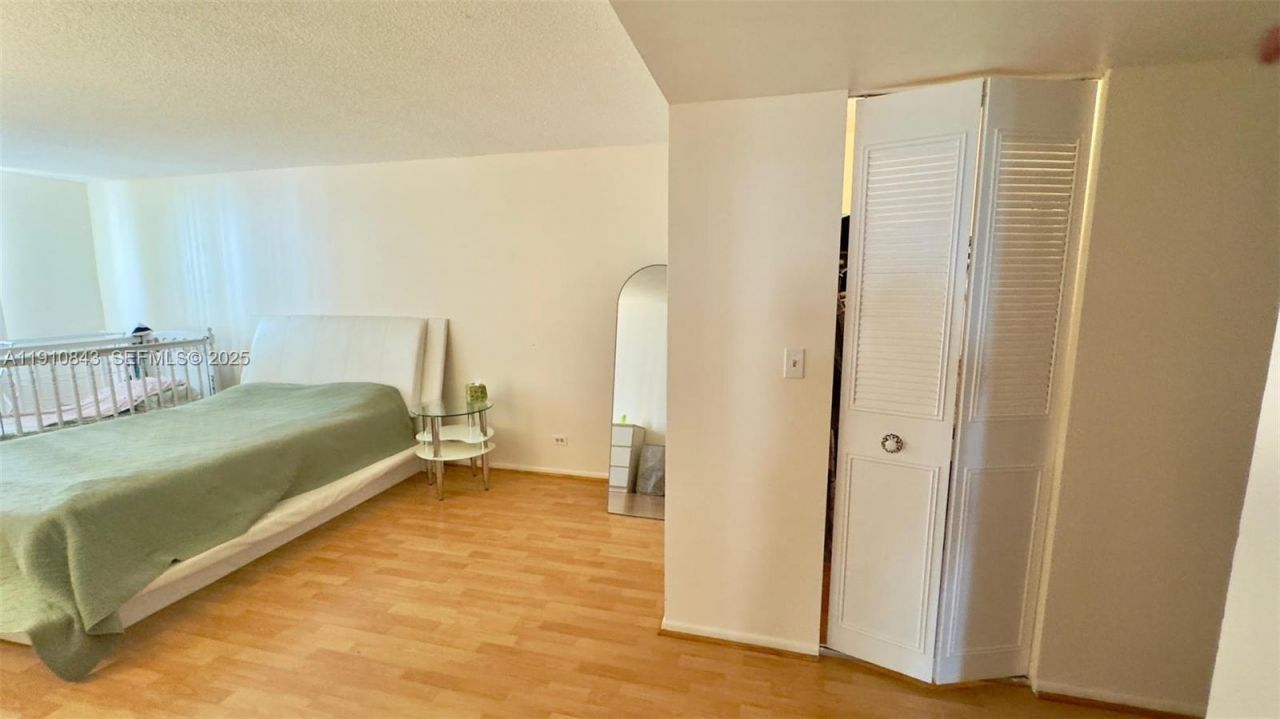 230 174th St, Unit 612, Sunny Isles Beach, FL 33160 Photo