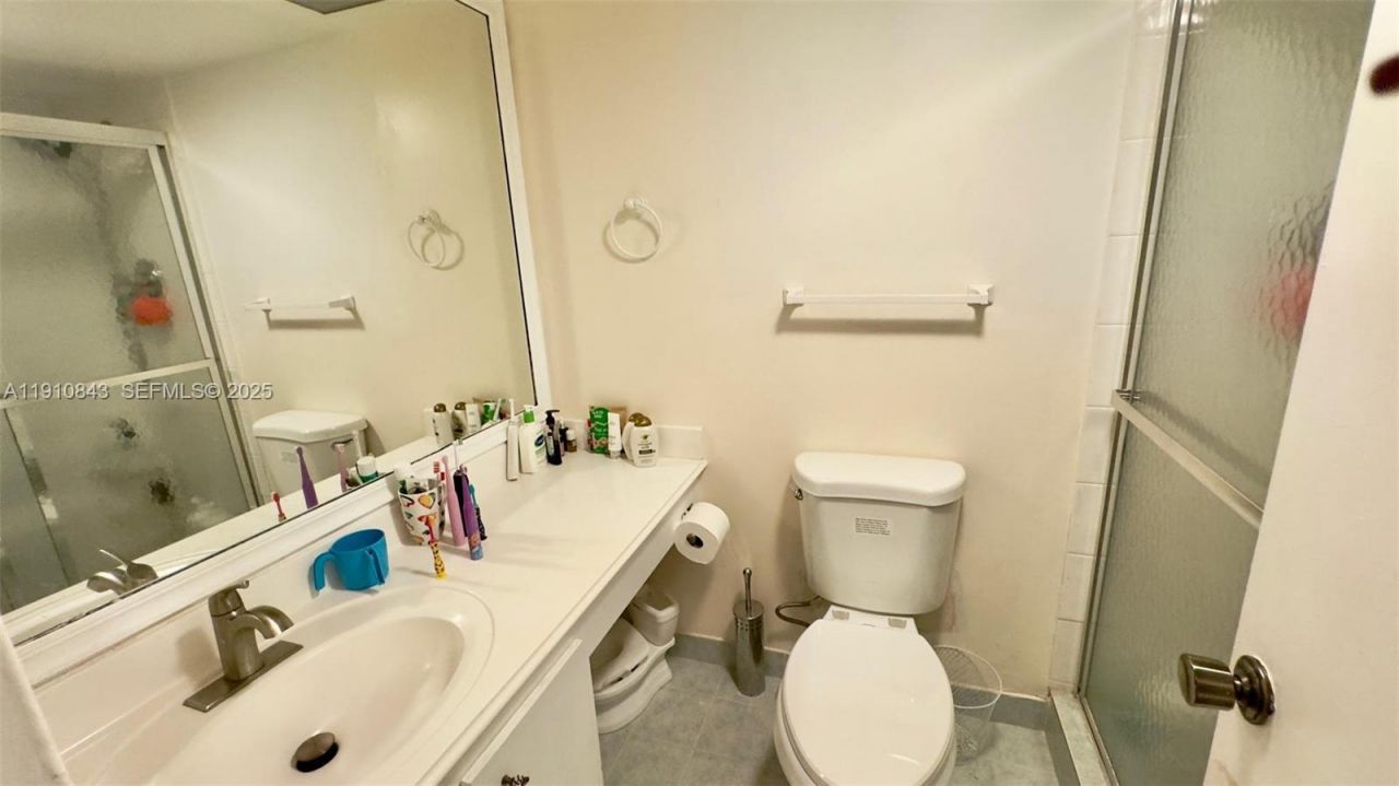 230 174th St, Unit 612, Sunny Isles Beach, FL 33160 Photo