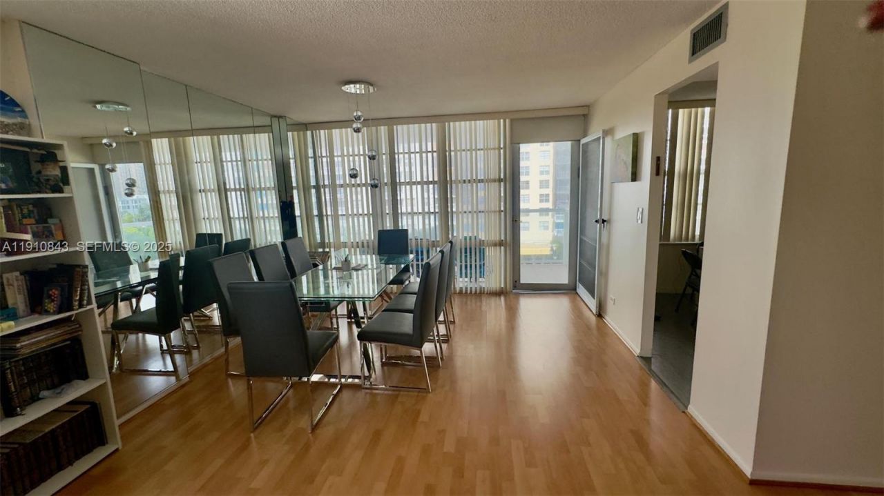 230 174th St, Unit 612, Sunny Isles Beach, FL 33160 Photo