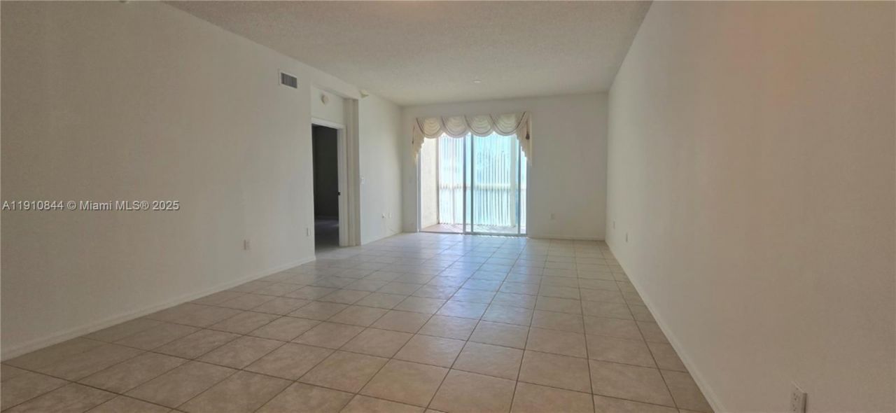 7775 Southampton Ter, Unit 305, Tamarac, FL 33321 Photo