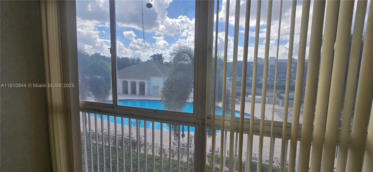 7775 Southampton Ter, Unit 305, Tamarac, FL 33321 Photo