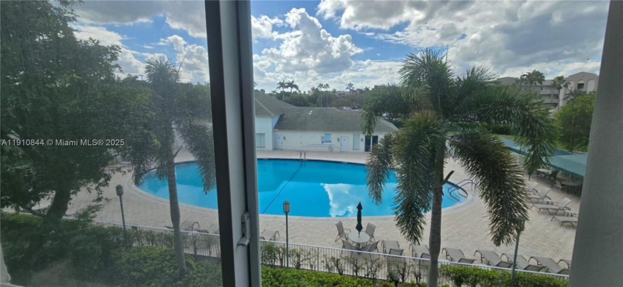 7775 Southampton Ter, Unit 305, Tamarac, FL 33321 Photo