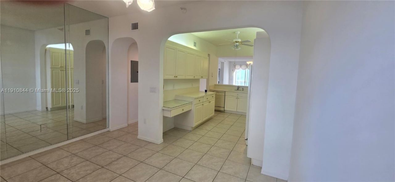 7775 Southampton Ter, Unit 305, Tamarac, FL 33321 Photo