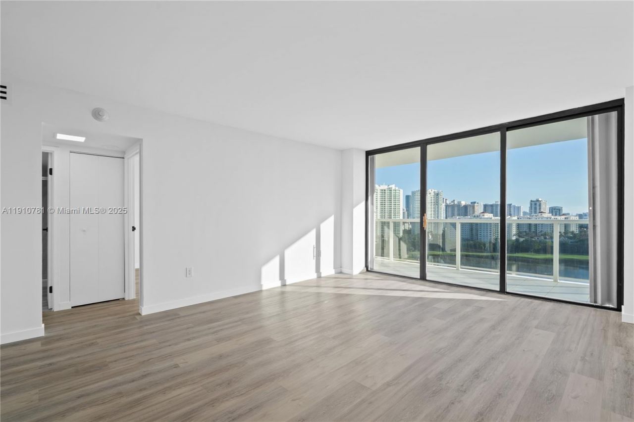 3675 N Country Club Dr, Unit 1906, Aventura, FL 33180 Photo