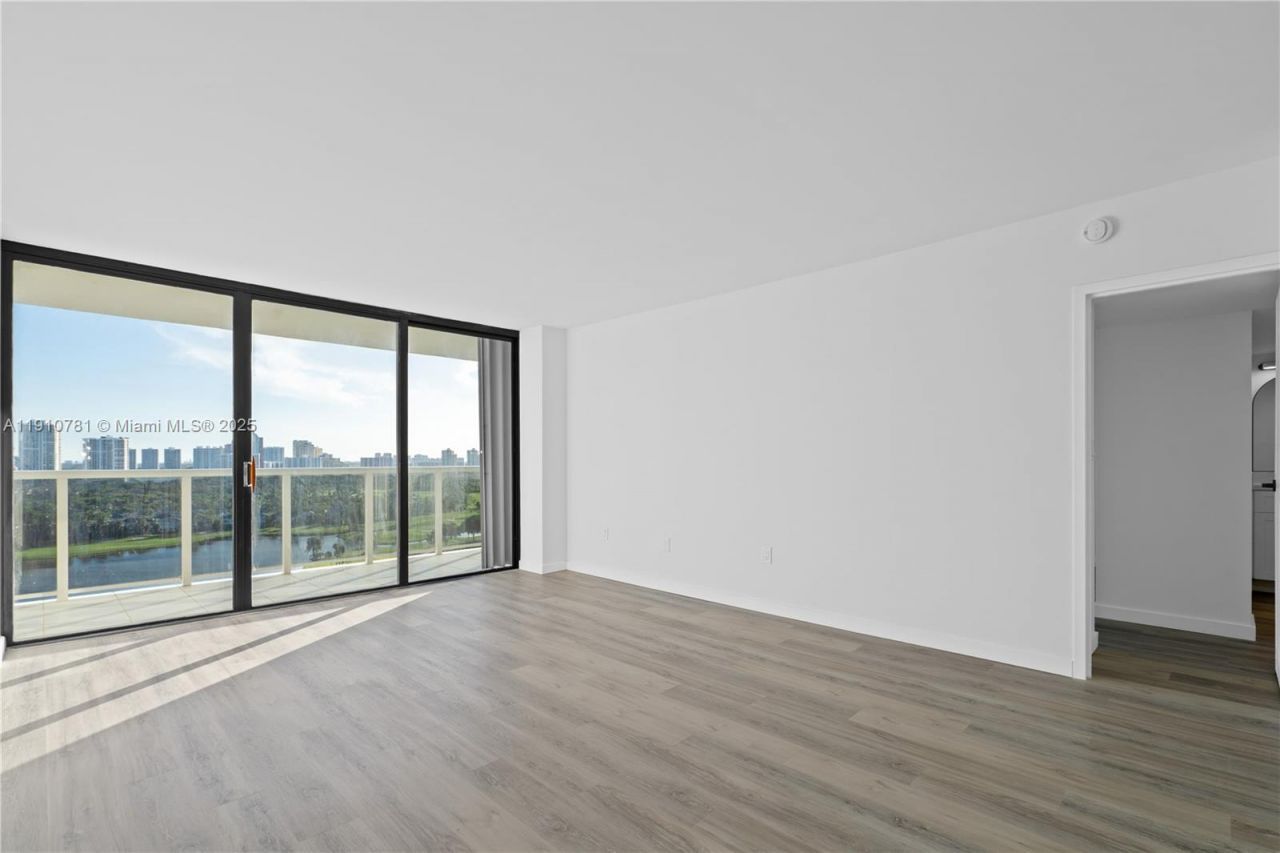 3675 N Country Club Dr, Unit 1906, Aventura, FL 33180 Photo