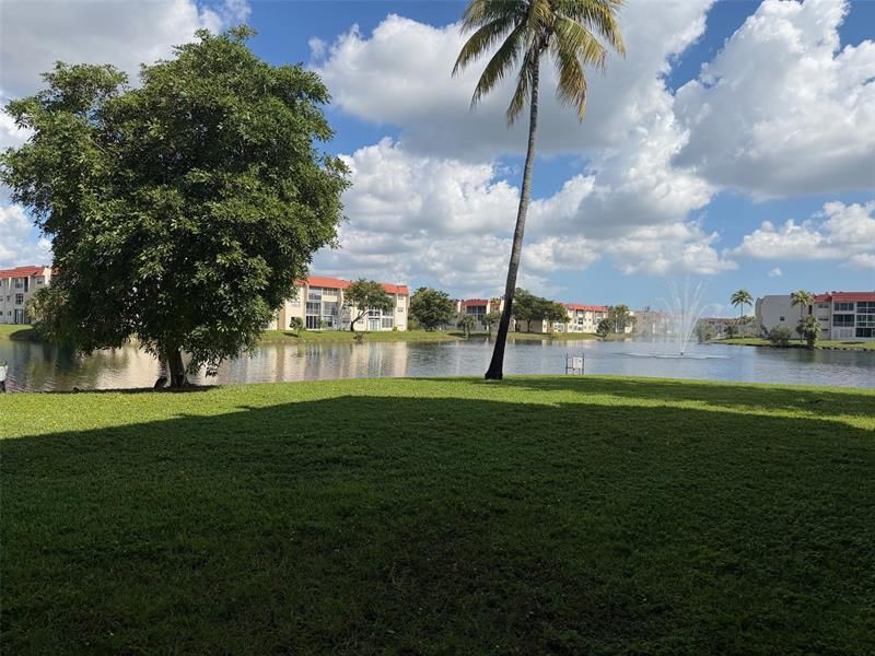 2950 W Sunrise Lks Drive, Unit 305, Fort Lauderdale, FL 33322 Photo