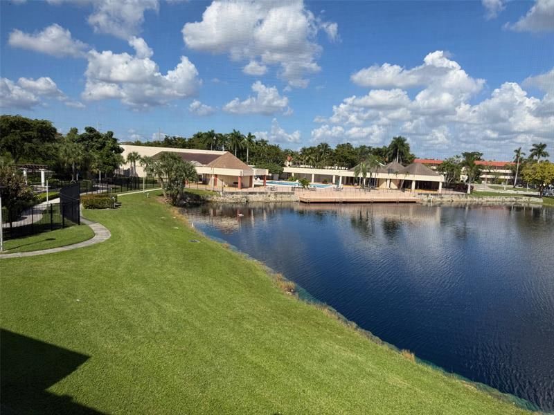 2950 W Sunrise Lks Drive, Unit 305, Fort Lauderdale, FL 33322 Photo