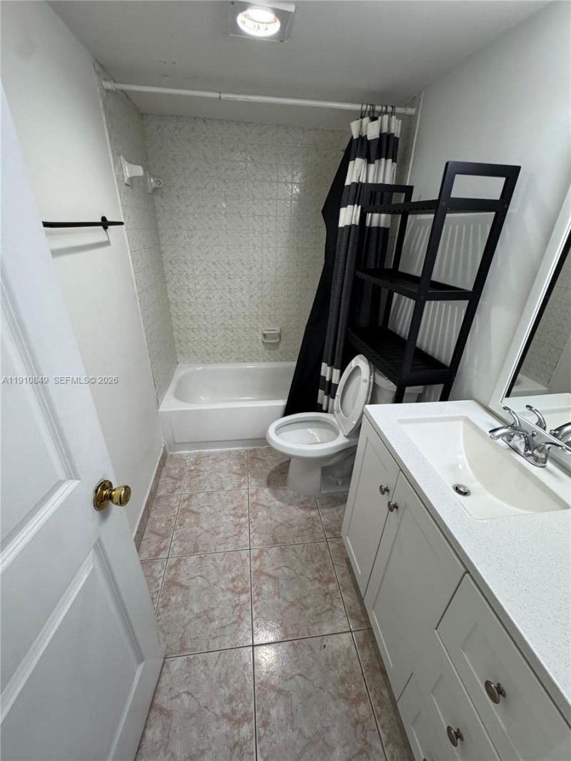 Please Call For Address, Unit 912, North Miami, FL 33161 Photo