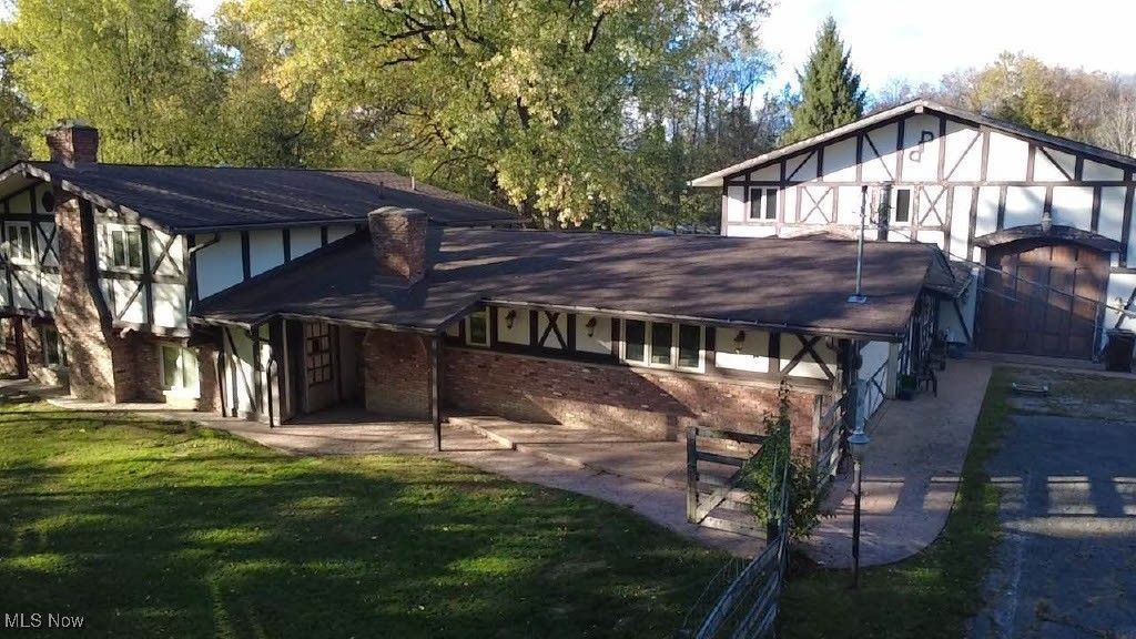 8362 Riverside Drive, Novelty, OH 44072 Main Photo