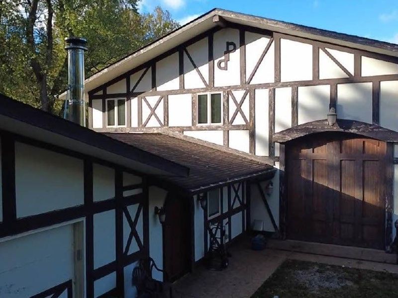 8362 Riverside Drive, Novelty, OH 44072 Photo 3