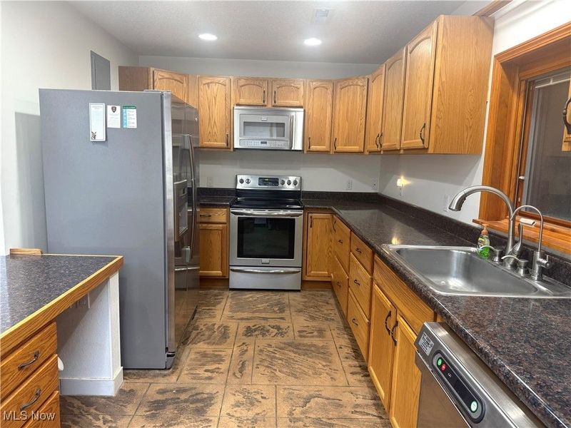 8362 Riverside Drive, Novelty, OH 44072 Photo 32