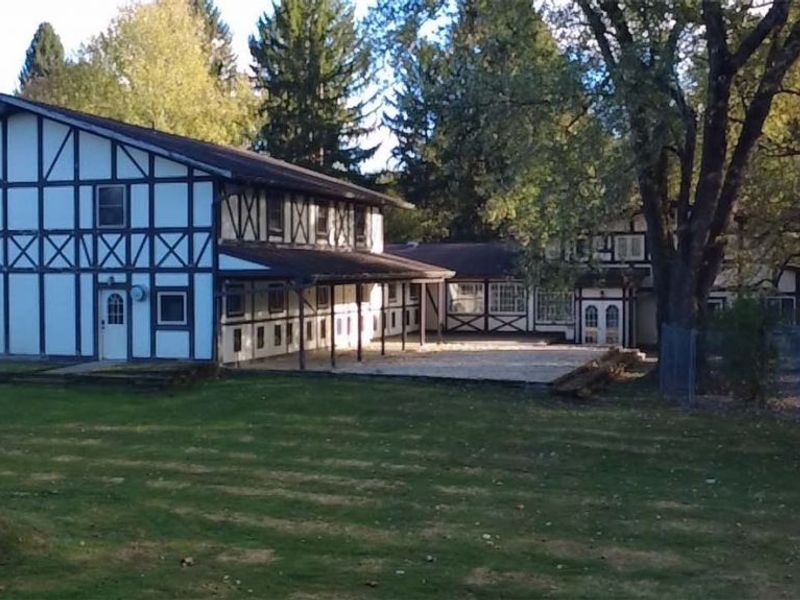 8362 Riverside Drive, Novelty, OH 44072 Photo 5