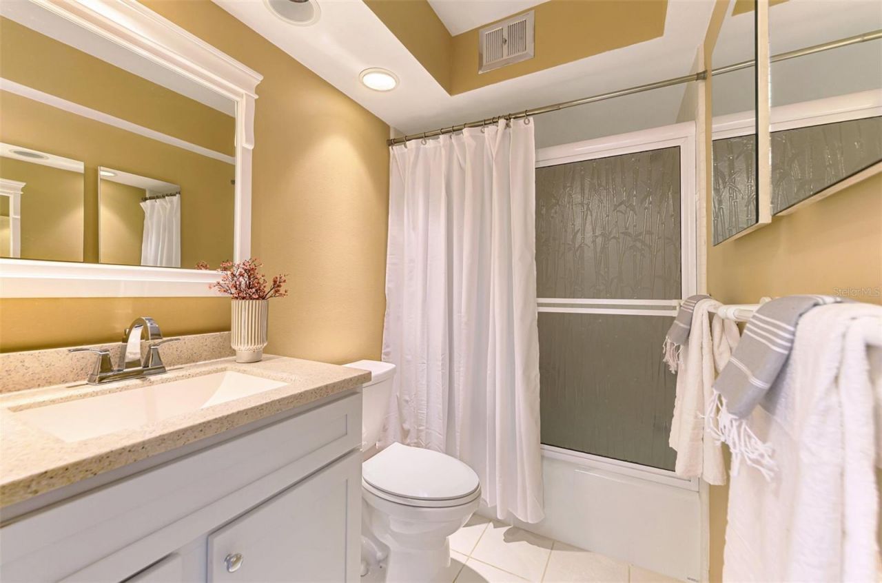 6500 Flotilla Drive, Unit 102, Holmes Beach, FL 34217 Photo