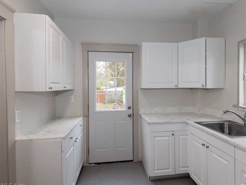 209 Clark Street, Elyria, OH 44035 Photo 10