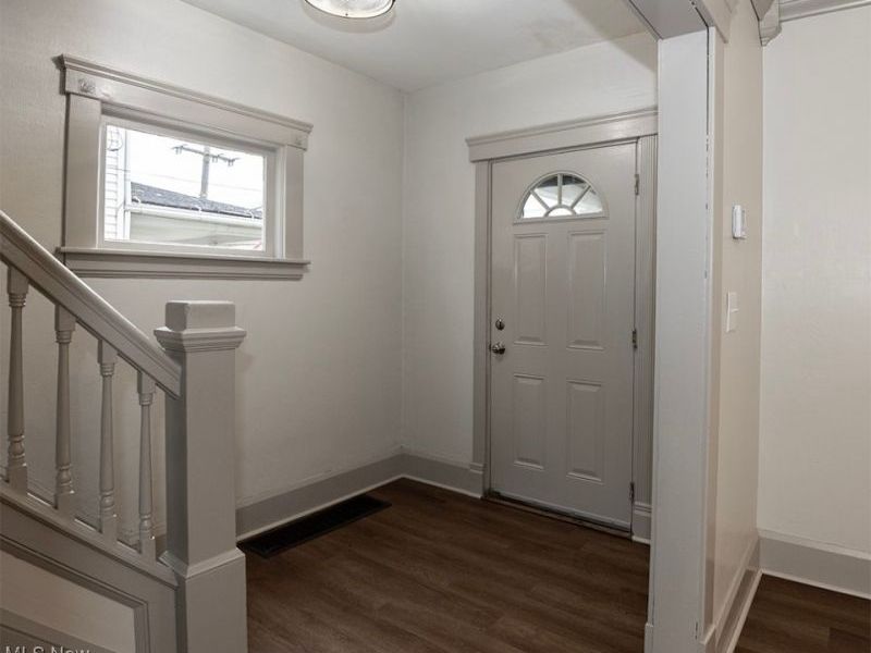 209 Clark Street, Elyria, OH 44035 Photo 4