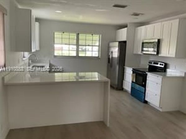 504 Sandpiper Cir, Delray Beach, FL 33445