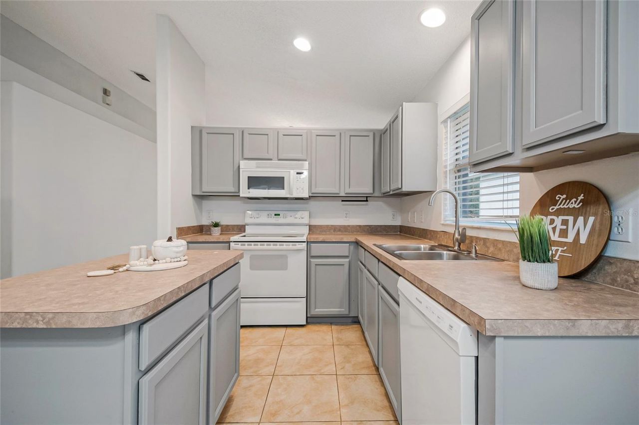 4848 Aguila Place, Orlando, FL 32826 Photo